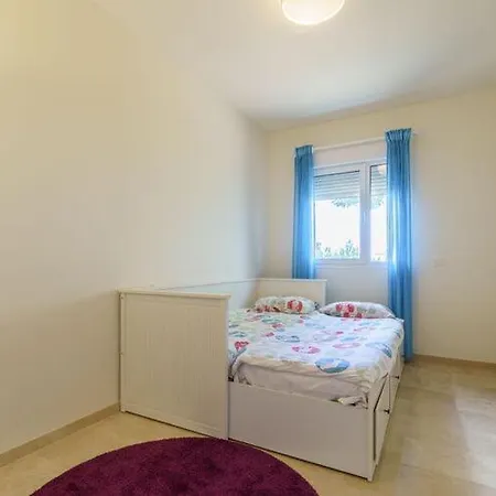 2 In * Estepona